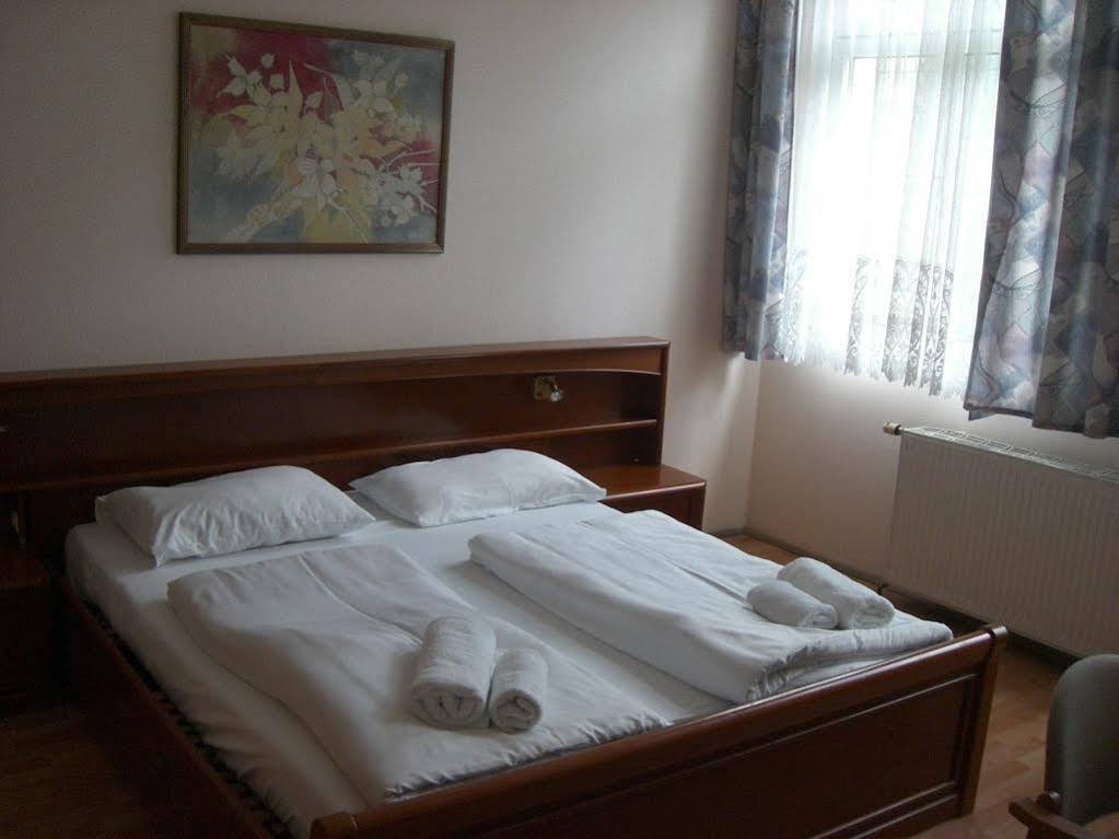 Hotel Peck เวียนนา ภายนอก รูปภาพ